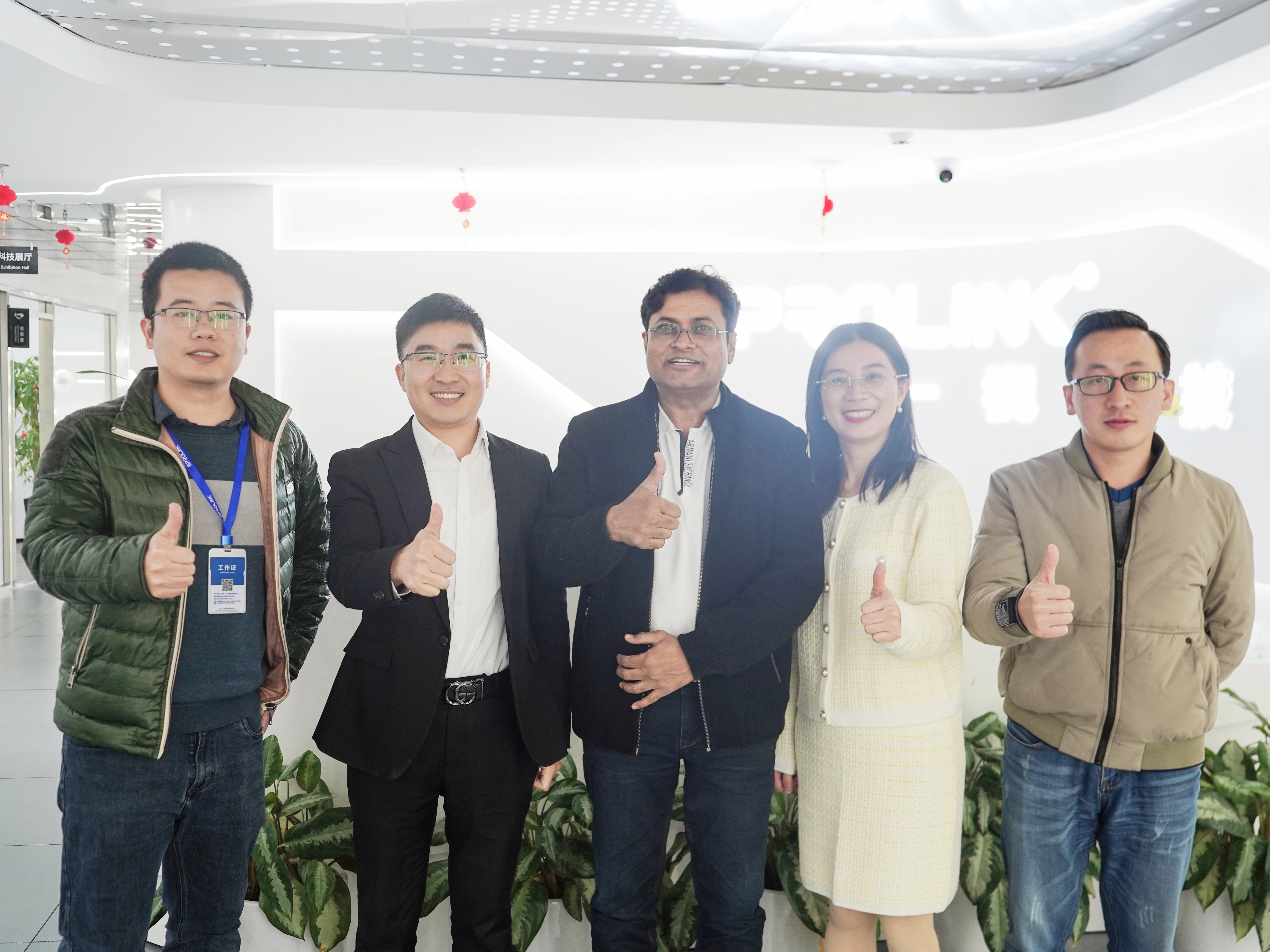 印度友人商洽一視，化身產(chǎn)品測(cè)評(píng)博主展專業(yè)風(fēng)采